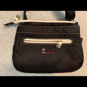 Sherpani purse w/loads of pockets 4 organizing!